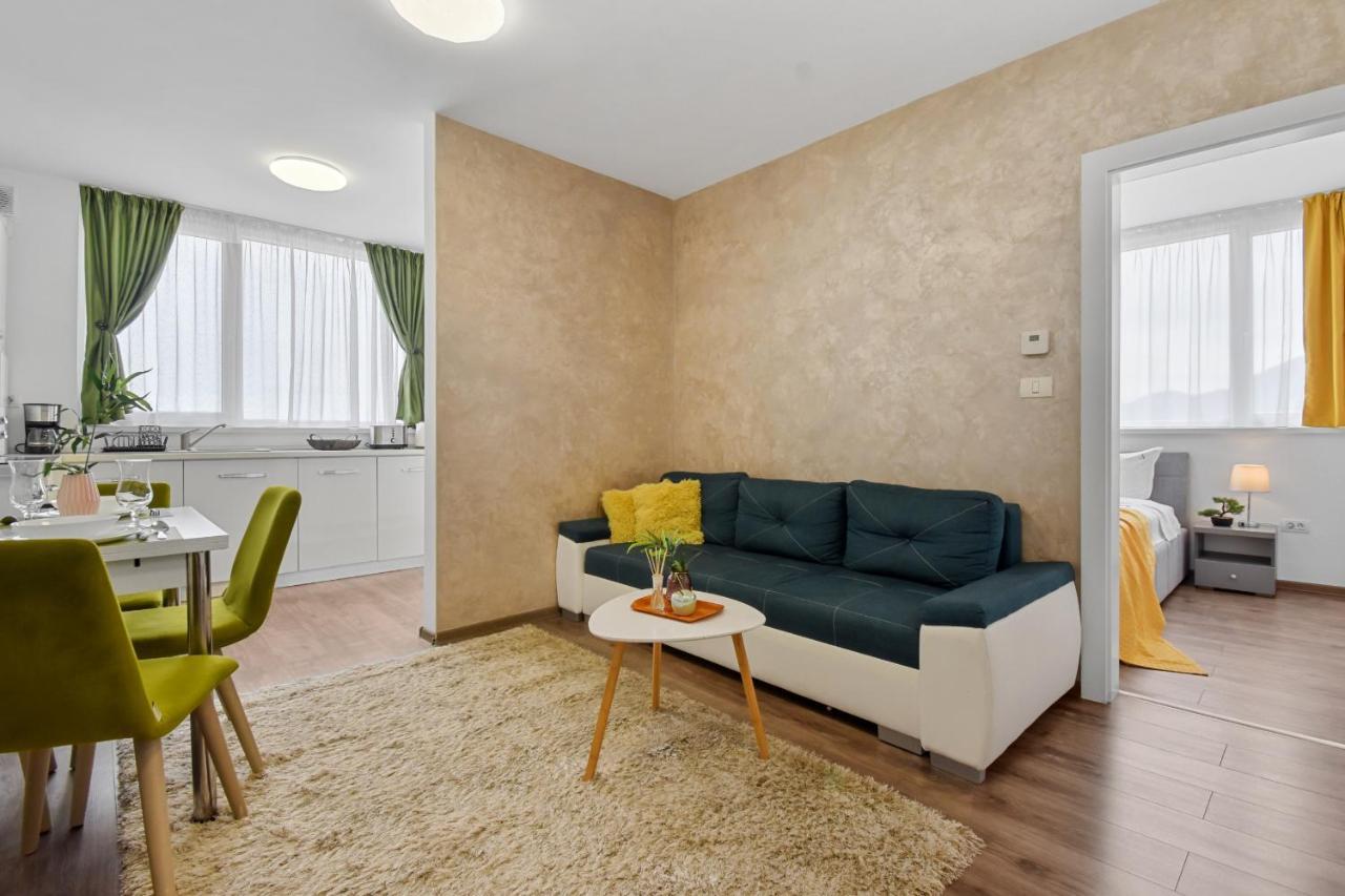 Modern In New Building With Panoramic View Braşov Exterior foto