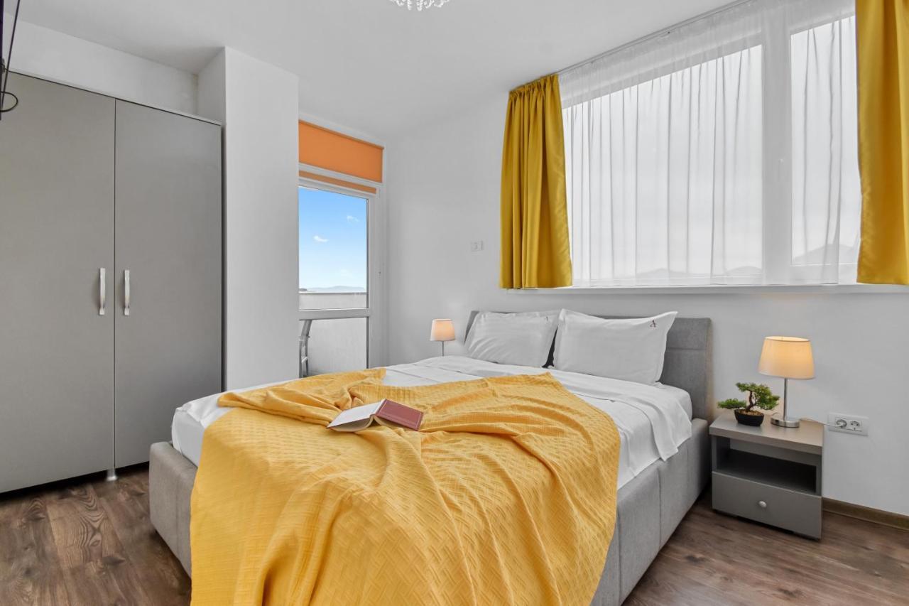 Modern In New Building With Panoramic View Braşov Exterior foto