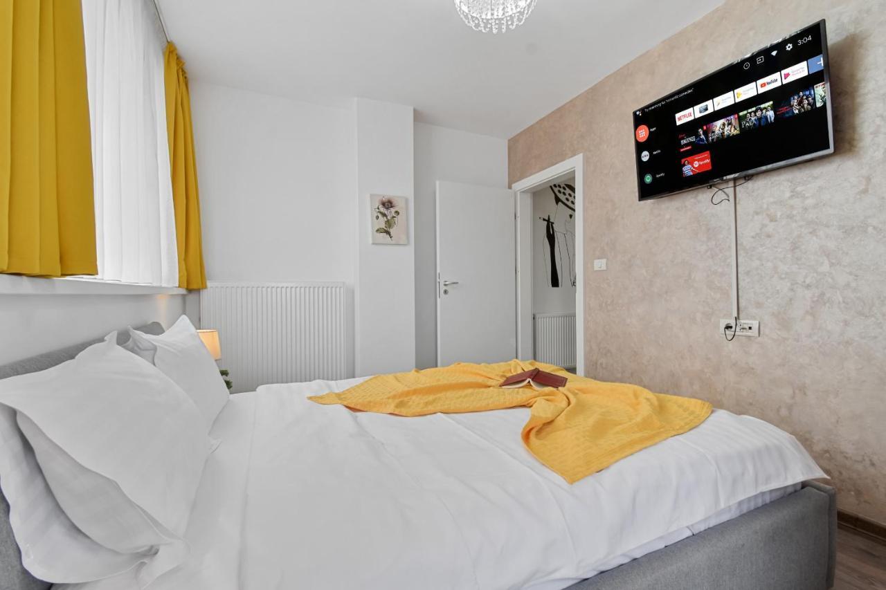 Modern In New Building With Panoramic View Braşov Exterior foto